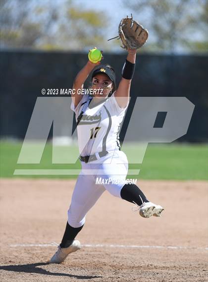 Thumbnail 1 in Sunny Hills @ Foothill photogallery.