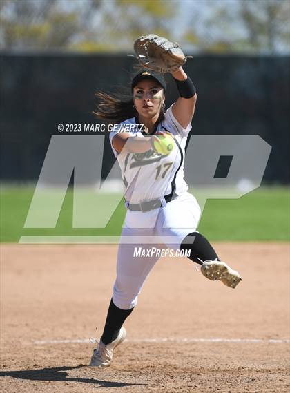 Thumbnail 1 in Sunny Hills @ Foothill photogallery.