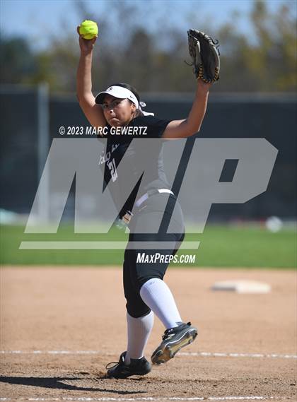Thumbnail 1 in Sunny Hills @ Foothill photogallery.