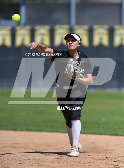 Thumbnail 2 in Sunny Hills @ Foothill photogallery.