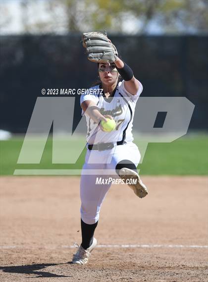 Thumbnail 1 in Sunny Hills @ Foothill photogallery.