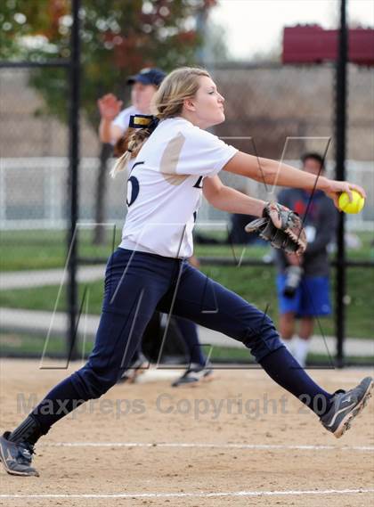 Thumbnail 2 in Niwot vs. Palmer Ridge (CHSAA 4A Playoffs) photogallery.