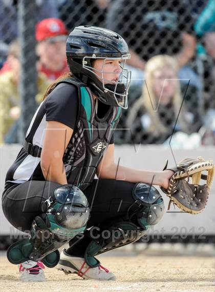 Thumbnail 3 in Niwot vs. Palmer Ridge (CHSAA 4A Playoffs) photogallery.
