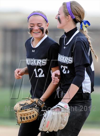 Thumbnail 2 in Niwot vs. Palmer Ridge (CHSAA 4A Playoffs) photogallery.