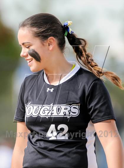 Thumbnail 3 in Niwot vs. Palmer Ridge (CHSAA 4A Playoffs) photogallery.