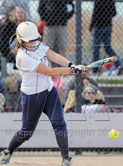 Thumbnail 3 in Niwot vs. Palmer Ridge (CHSAA 4A Playoffs) photogallery.