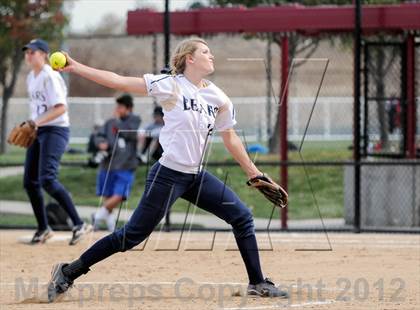 Thumbnail 3 in Niwot vs. Palmer Ridge (CHSAA 4A Playoffs) photogallery.