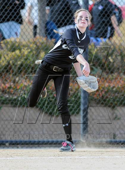 Thumbnail 2 in Niwot vs. Palmer Ridge (CHSAA 4A Playoffs) photogallery.