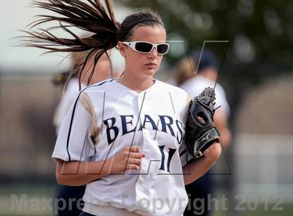Thumbnail 1 in Niwot vs. Palmer Ridge (CHSAA 4A Playoffs) photogallery.