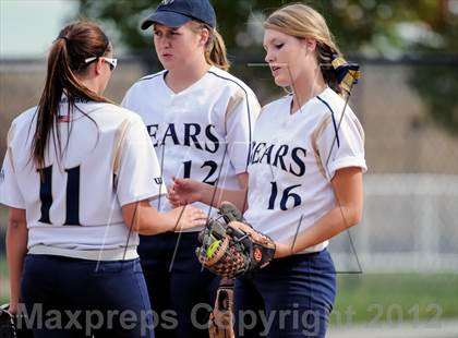 Thumbnail 3 in Niwot vs. Palmer Ridge (CHSAA 4A Playoffs) photogallery.