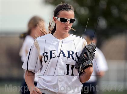 Thumbnail 2 in Niwot vs. Palmer Ridge (CHSAA 4A Playoffs) photogallery.
