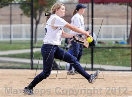 Thumbnail 2 in Niwot vs. Palmer Ridge (CHSAA 4A Playoffs) photogallery.