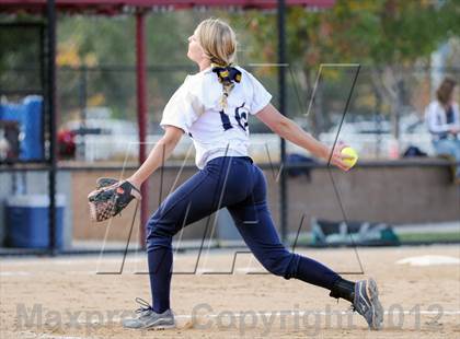 Thumbnail 2 in Niwot vs. Palmer Ridge (CHSAA 4A Playoffs) photogallery.