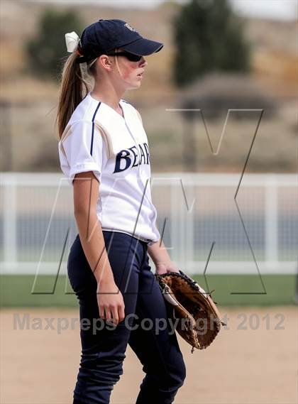 Thumbnail 3 in Niwot vs. Palmer Ridge (CHSAA 4A Playoffs) photogallery.