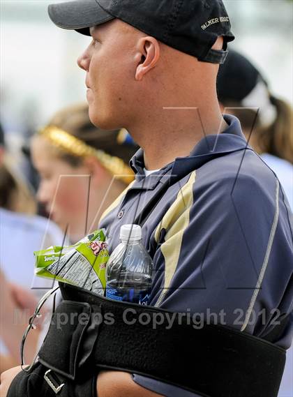 Thumbnail 3 in Niwot vs. Palmer Ridge (CHSAA 4A Playoffs) photogallery.
