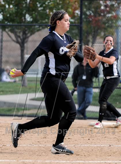 Thumbnail 3 in Niwot vs. Palmer Ridge (CHSAA 4A Playoffs) photogallery.