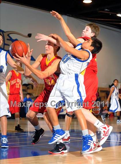 Thumbnail 3 in Palm Desert @ Cathedral City (MaxPreps Holiday Classic) photogallery.