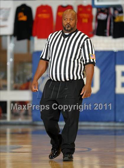 Thumbnail 3 in Palm Desert @ Cathedral City (MaxPreps Holiday Classic) photogallery.