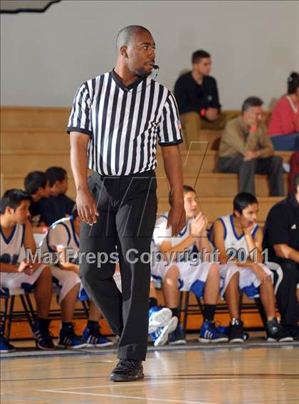 Thumbnail 3 in Palm Desert @ Cathedral City (MaxPreps Holiday Classic) photogallery.