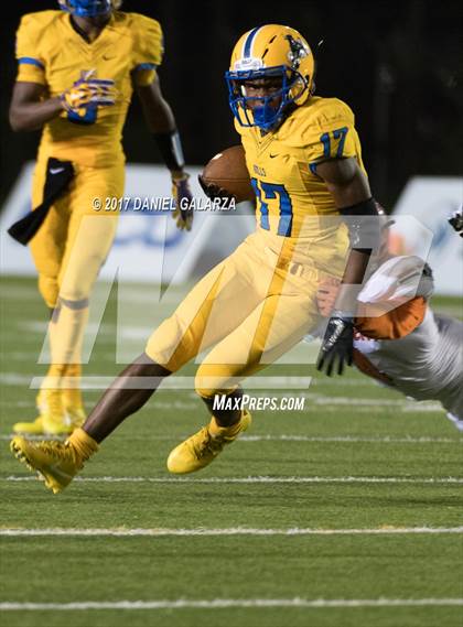 Thumbnail 1 in Northwestern vs Carol City photogallery.