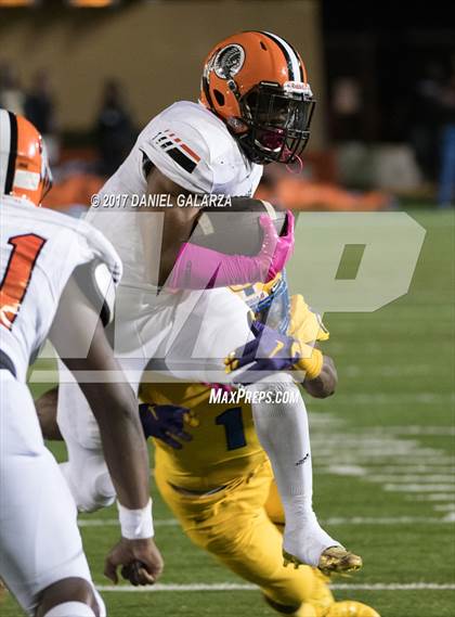 Thumbnail 1 in Northwestern vs Carol City photogallery.