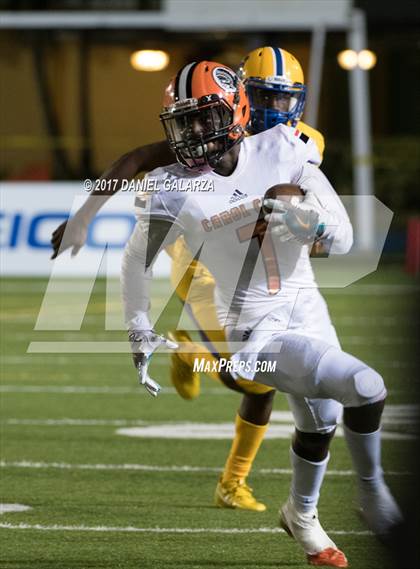 Thumbnail 3 in Northwestern vs Carol City photogallery.