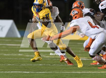 Thumbnail 3 in Northwestern vs Carol City photogallery.
