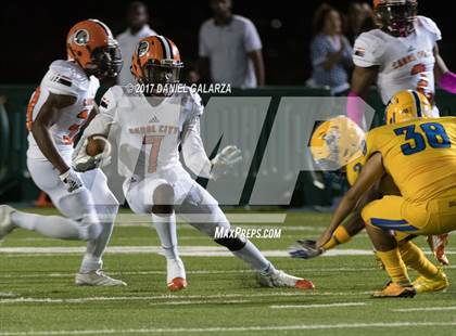 Thumbnail 3 in Northwestern vs Carol City photogallery.