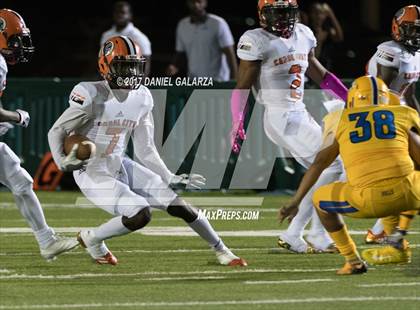 Thumbnail 2 in Northwestern vs Carol City photogallery.