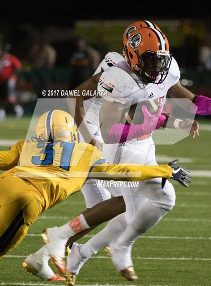 Thumbnail 3 in Northwestern vs Carol City photogallery.