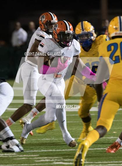 Thumbnail 3 in Northwestern vs Carol City photogallery.