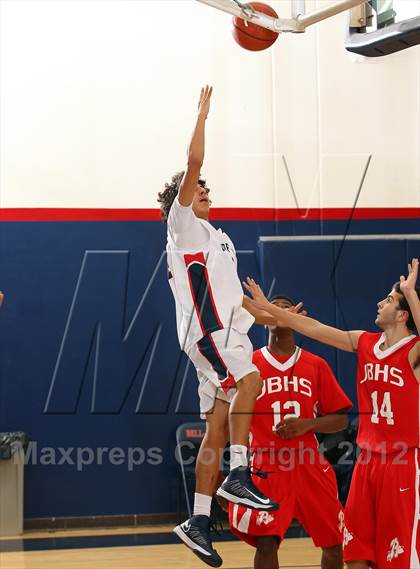 Thumbnail 2 in Garfield vs. Burroughs (Bell Jeff Holiday Classic) photogallery.