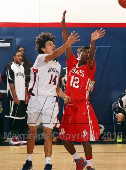 Thumbnail 3 in Garfield vs. Burroughs (Bell Jeff Holiday Classic) photogallery.