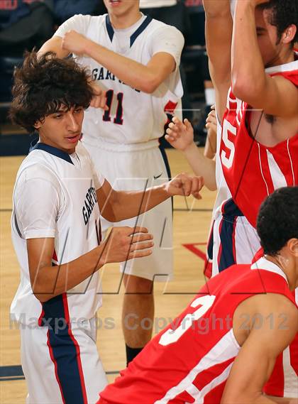 Thumbnail 3 in Garfield vs. Burroughs (Bell Jeff Holiday Classic) photogallery.