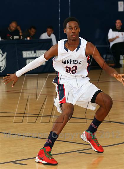 Thumbnail 3 in Garfield vs. Burroughs (Bell Jeff Holiday Classic) photogallery.