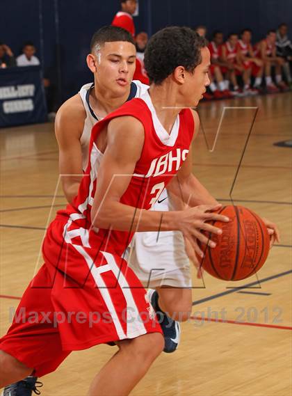 Thumbnail 2 in Garfield vs. Burroughs (Bell Jeff Holiday Classic) photogallery.