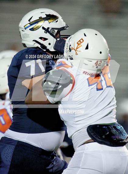 Thumbnail 2 in Bowie vs Keller photogallery.