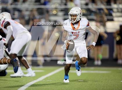 Thumbnail 2 in Bowie vs Keller photogallery.