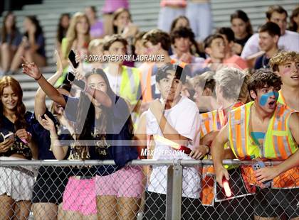 Thumbnail 3 in Bowie vs Keller photogallery.