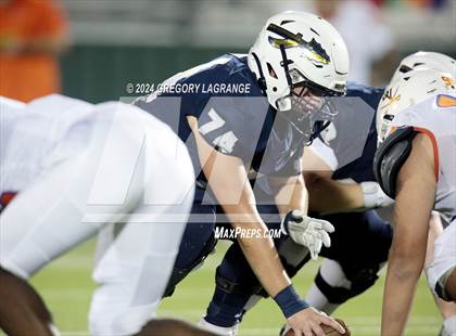 Thumbnail 2 in Bowie vs Keller photogallery.