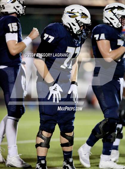 Thumbnail 2 in Bowie vs Keller photogallery.