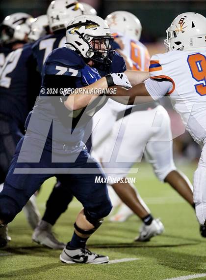 Thumbnail 3 in Bowie vs Keller photogallery.