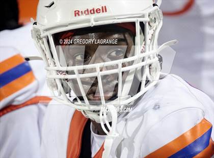 Thumbnail 3 in Bowie vs Keller photogallery.
