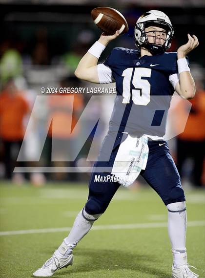Thumbnail 2 in Bowie vs Keller photogallery.