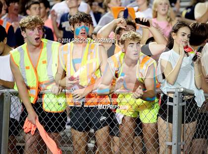 Thumbnail 2 in Bowie vs Keller photogallery.