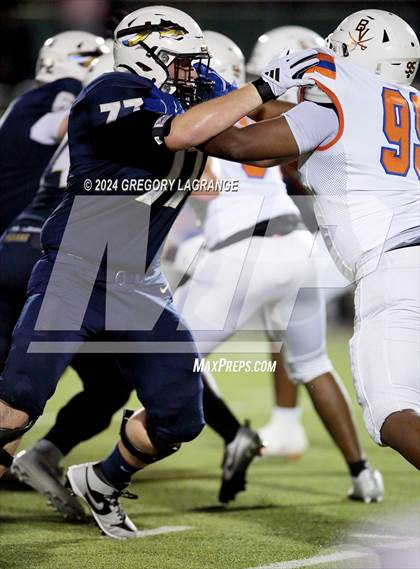 Thumbnail 3 in Bowie vs Keller photogallery.
