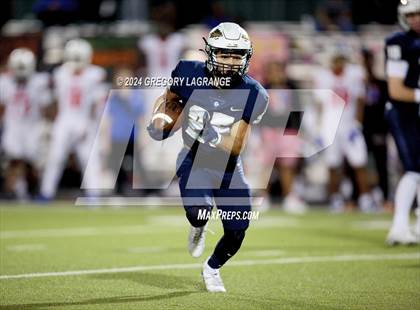 Thumbnail 2 in Bowie vs Keller photogallery.