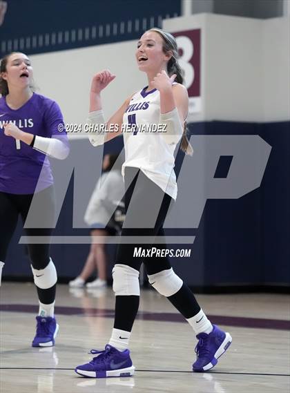 Thumbnail 1 in Victoria West vs. Willis (Legends Invitational) photogallery.