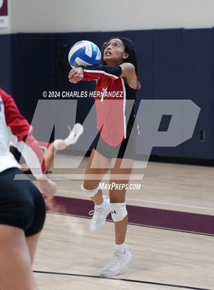 Thumbnail 3 in Victoria West vs. Willis (Legends Invitational) photogallery.