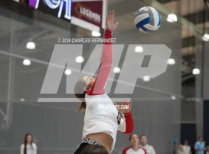Thumbnail 2 in Victoria West vs. Willis (Legends Invitational) photogallery.